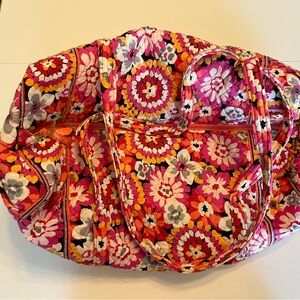 PERFECT CONDITION Vera Bradley Large Duffel Retired Pixie Bloom Pattern